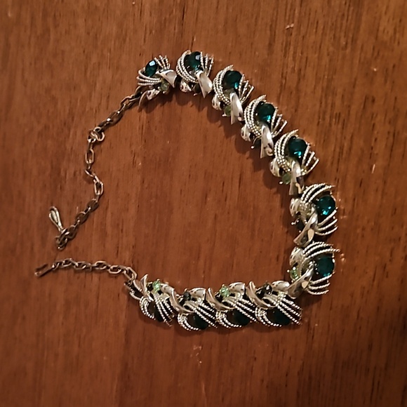 Vintage Coro emerald jeweled necklace - Picture 1 of 7
